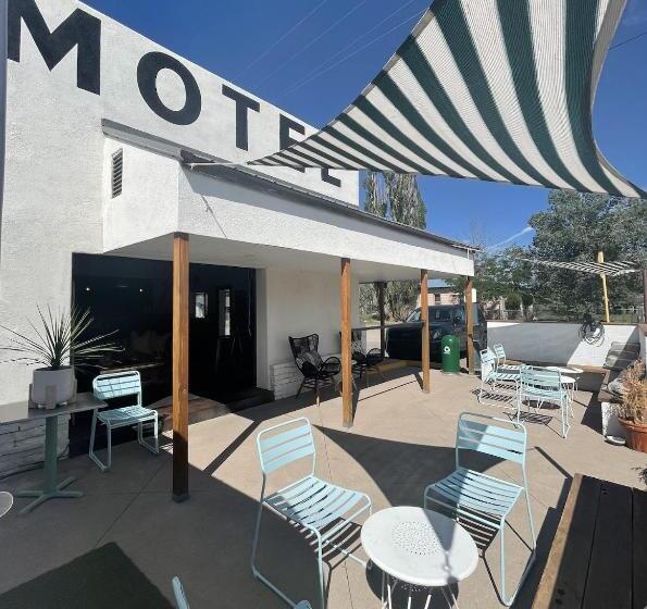 فندق على الطريق Mellow Moon Lodge