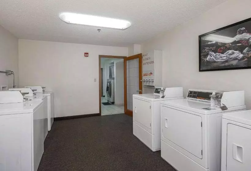 ホテル Cedar Rapids Inn