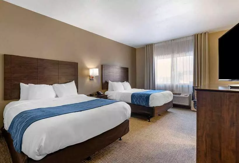 هتل Comfort Inn & Suites Waterloo  Cedar Falls