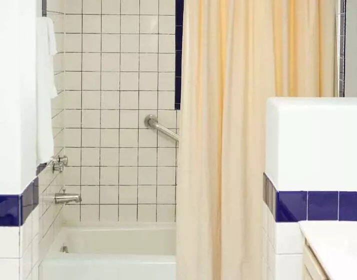 ホテル El Rey Court