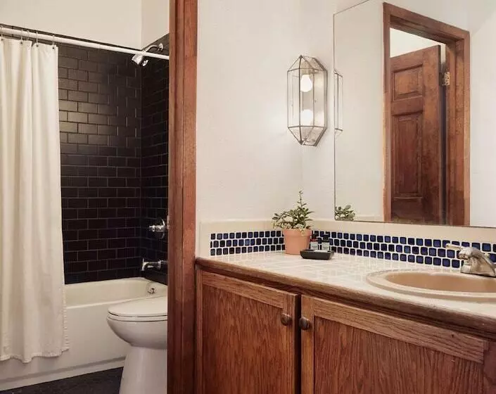 ホテル El Rey Court