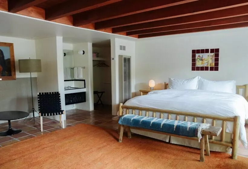 ホテル El Rey Court