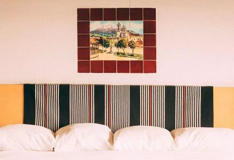 ホテル El Rey Court