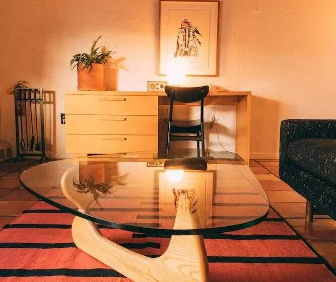 ホテル El Rey Court