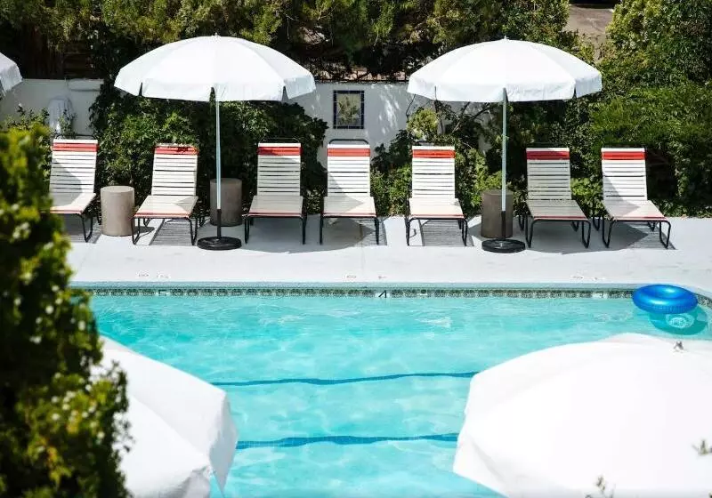 ホテル El Rey Court