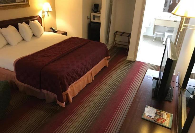 هتل Elizabethan Inn