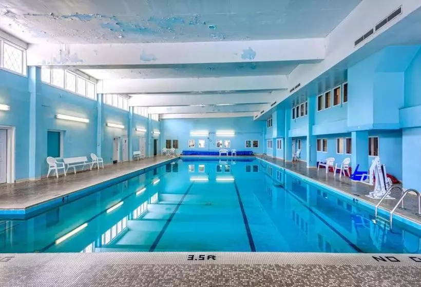 هتل Elizabethan Inn