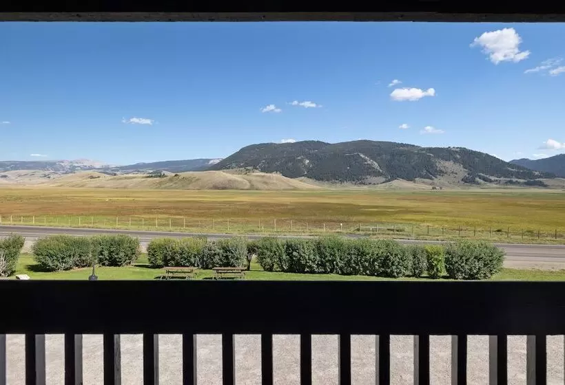 호텔 Elk Refuge Inn