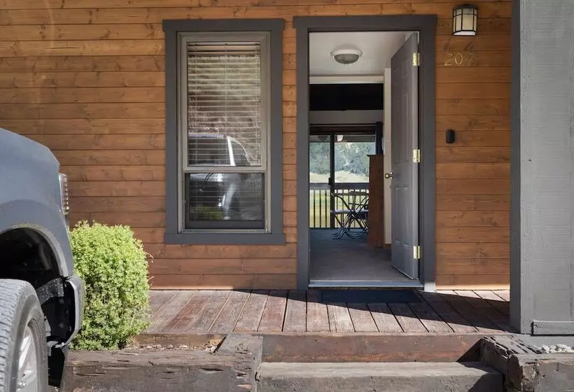 호텔 Elk Refuge Inn