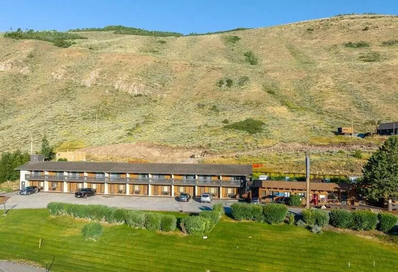 호텔 Elk Refuge Inn