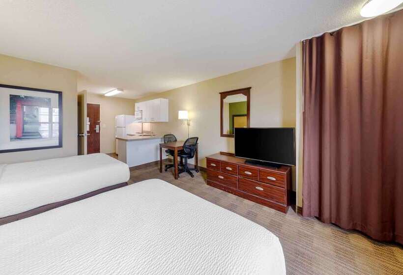 בית מלון כפרי Extended Stay America Suites   Orange County   Huntington Beach