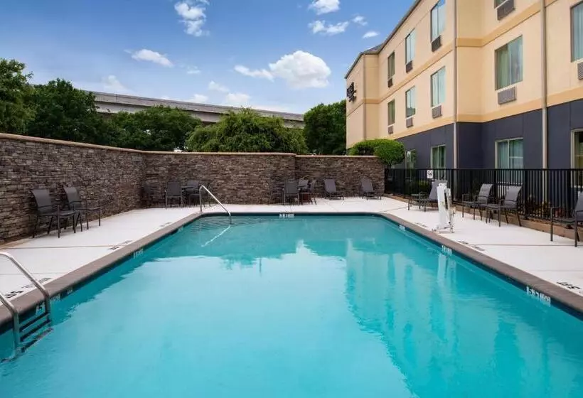 Отель Fairfield Inn Arlington Near Six Flags