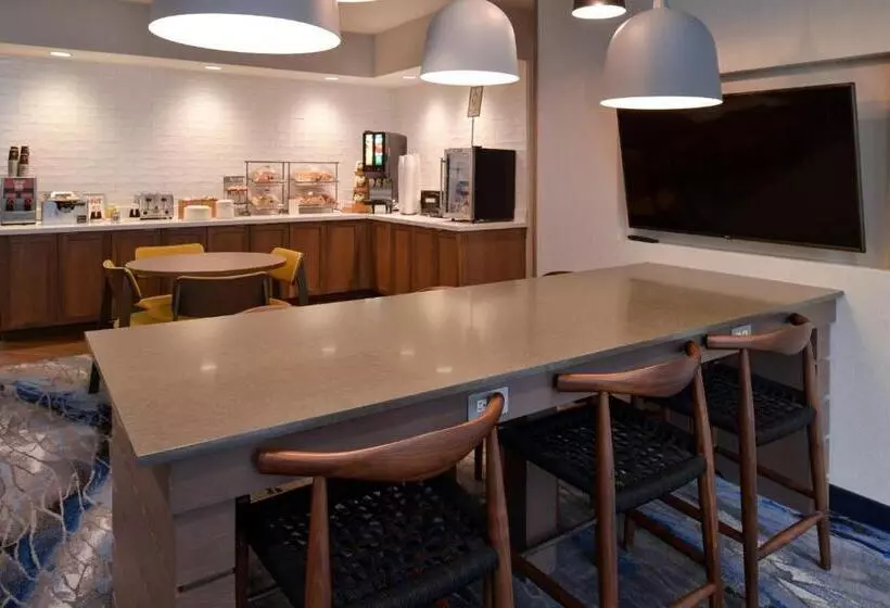 Отель Fairfield Inn Arlington Near Six Flags