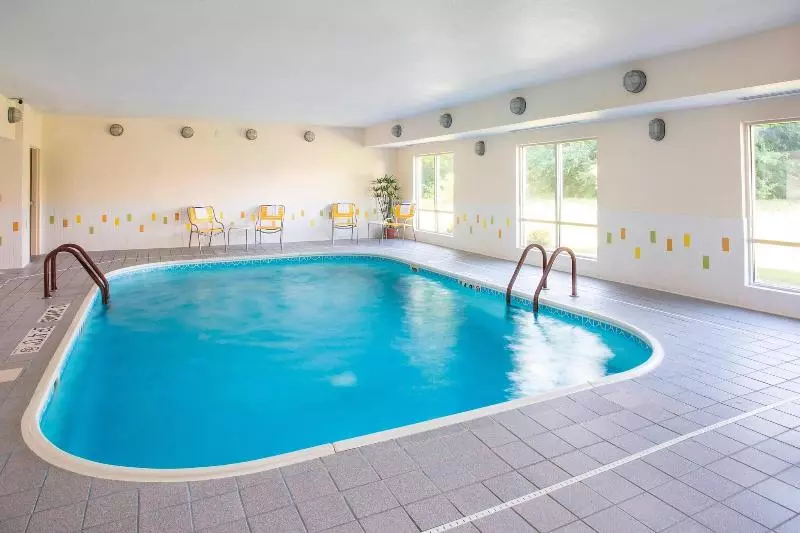 Отель Fairfield Inn & Suites By Marriott Terre Haute