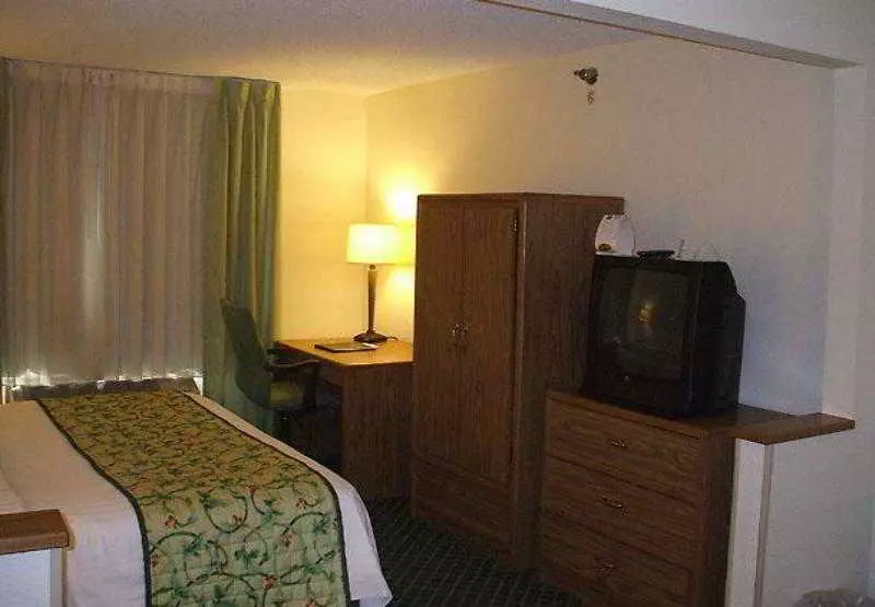 Отель Fairfield Inn & Suites By Marriott Terre Haute