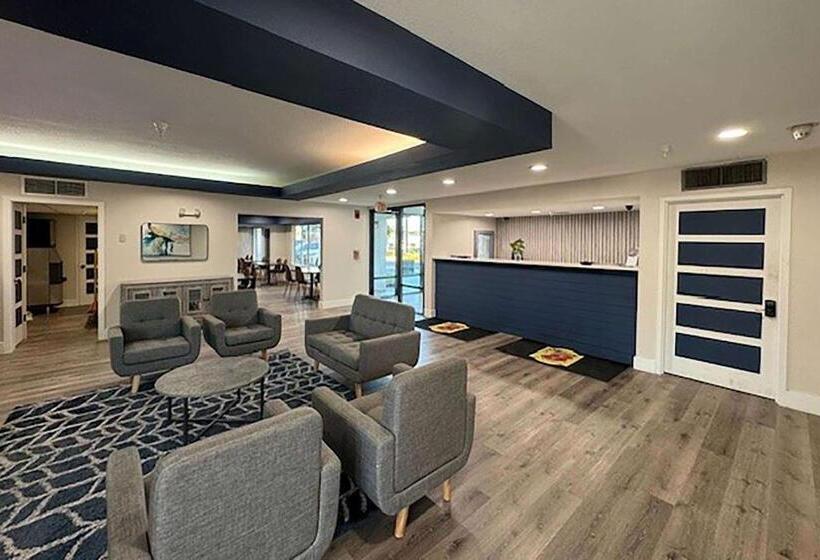 酒店 Super 8 By Wyndham Orlando Near Florida Mall