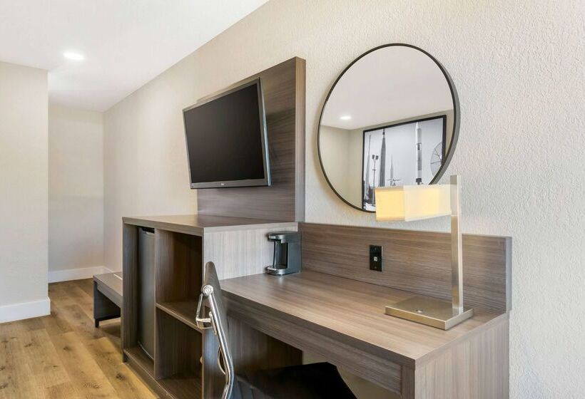 酒店 Super 8 By Wyndham Orlando Near Florida Mall