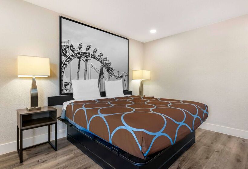 酒店 Super 8 By Wyndham Orlando Near Florida Mall