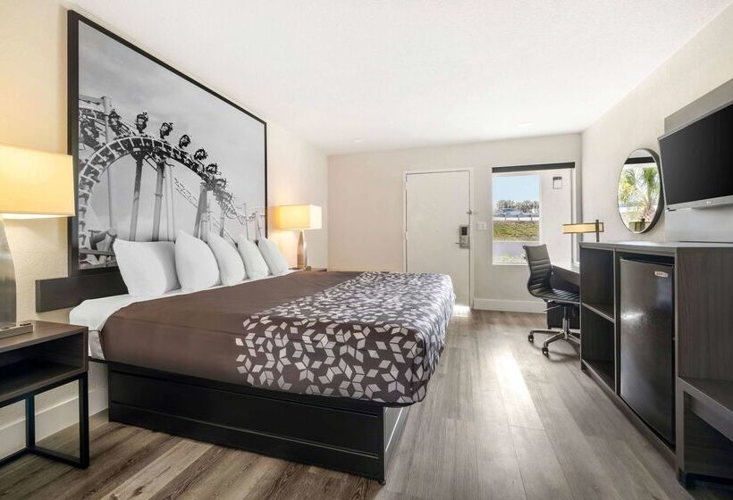 酒店 Super 8 By Wyndham Orlando Near Florida Mall