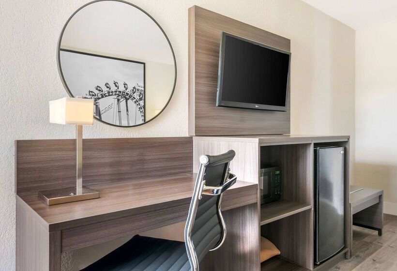 酒店 Super 8 By Wyndham Orlando Near Florida Mall