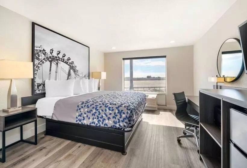 Отель Super 8 By Wyndham Orlando Near Florida Mall