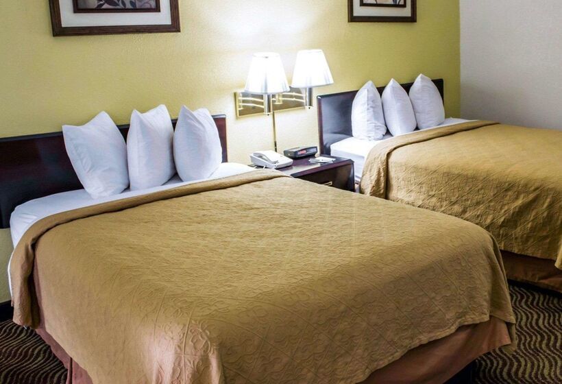 בית מלון כפרי Quality Inn