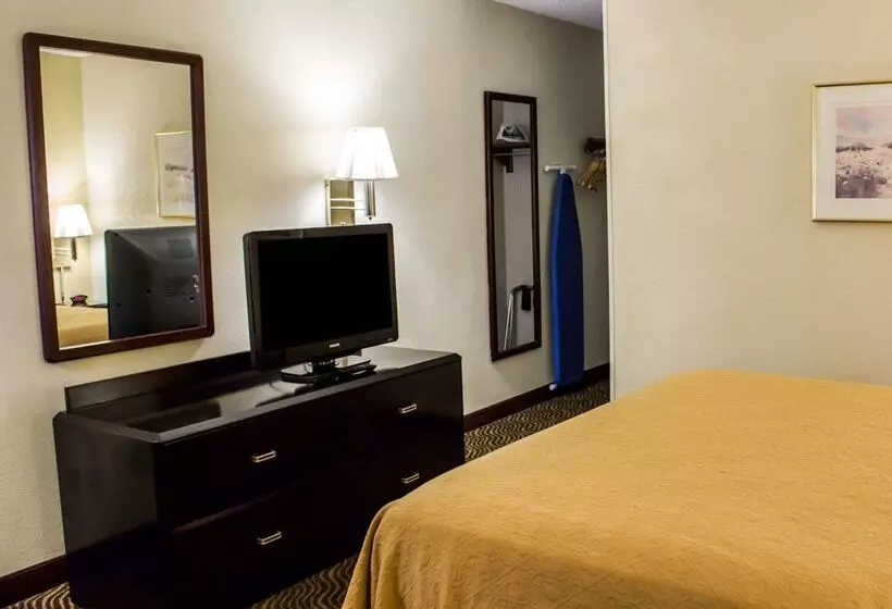 هتل Quality Inn