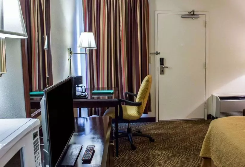 هتل Quality Inn