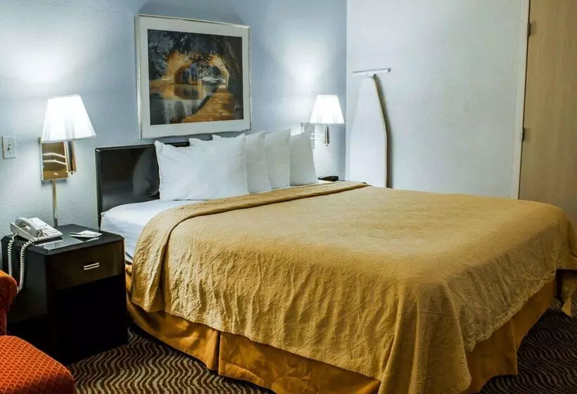 هتل Quality Inn