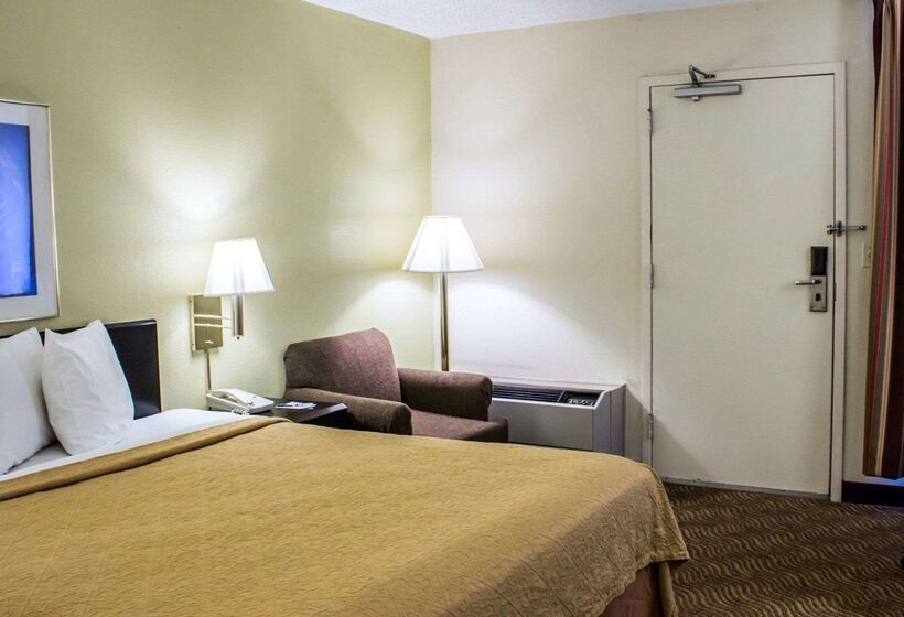 בית מלון כפרי Quality Inn