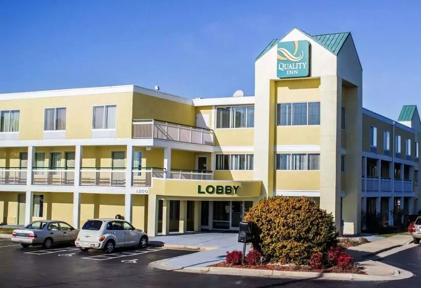 هتل Quality Inn