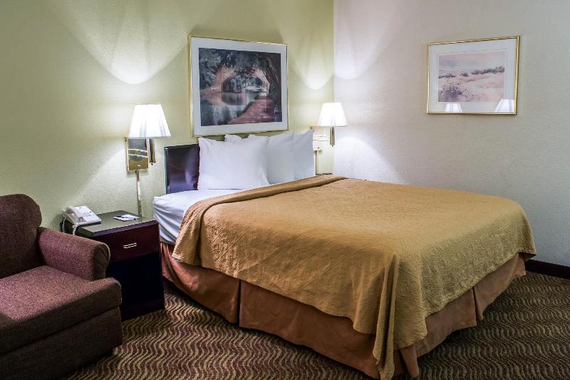 בית מלון כפרי Quality Inn