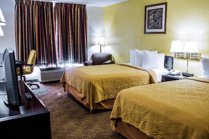 בית מלון כפרי Quality Inn