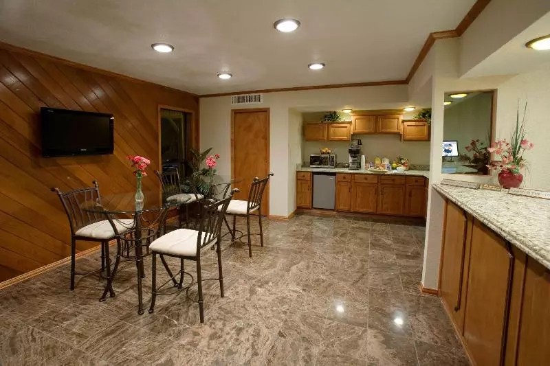 汽车旅馆 Americas Best Value Inn Edna