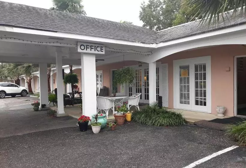 ユースホステル Lake Marion Inn