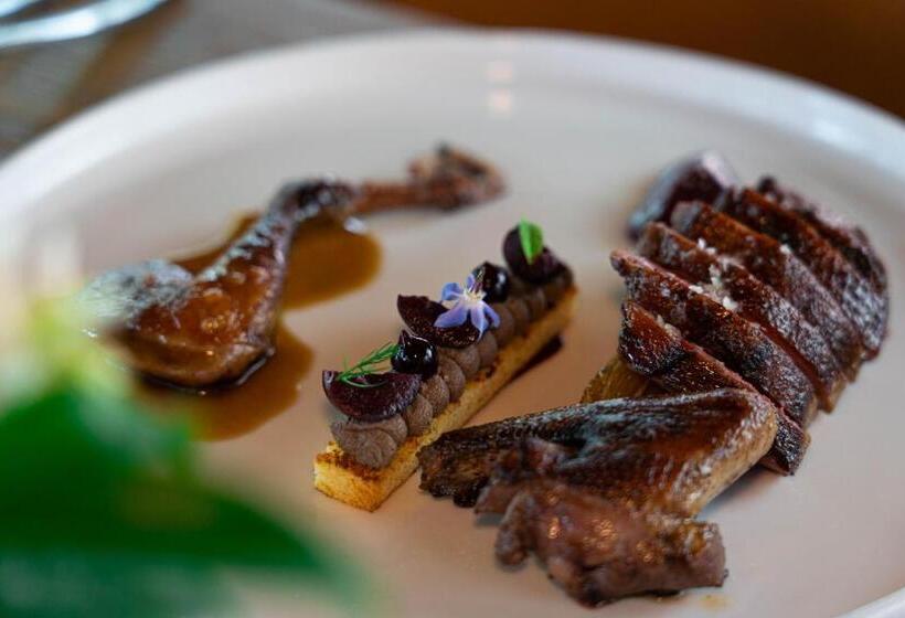 Отель Agriturismo Il Cavallino Saturnia