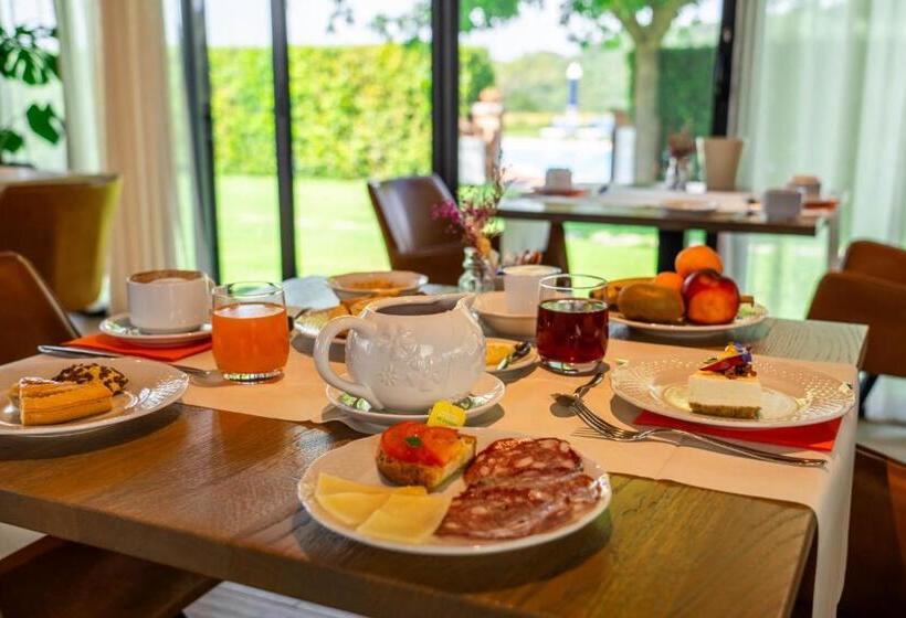 Отель Agriturismo Il Cavallino Saturnia