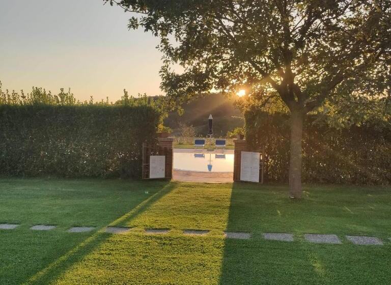 Отель Agriturismo Il Cavallino Saturnia