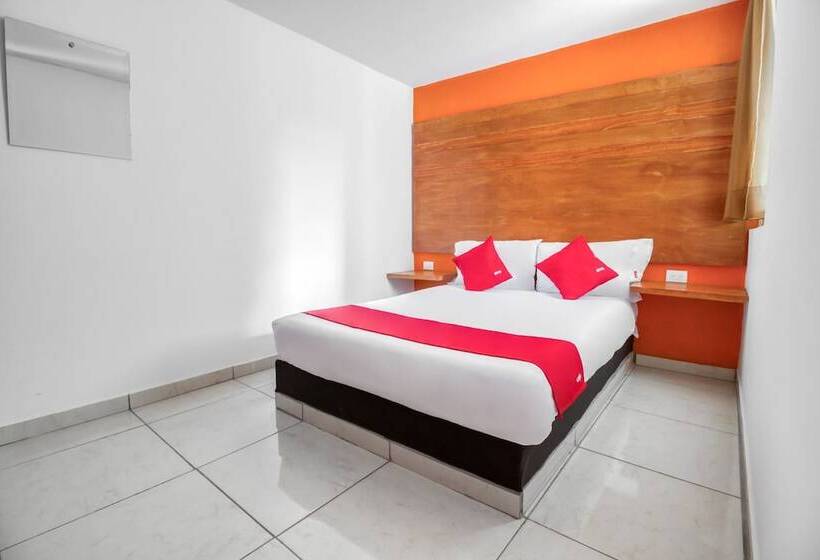 هتل Familiar Tollan