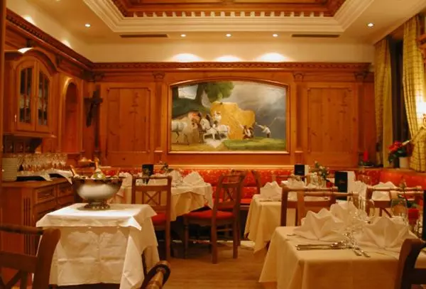 ホテル Herrschaftstaverne