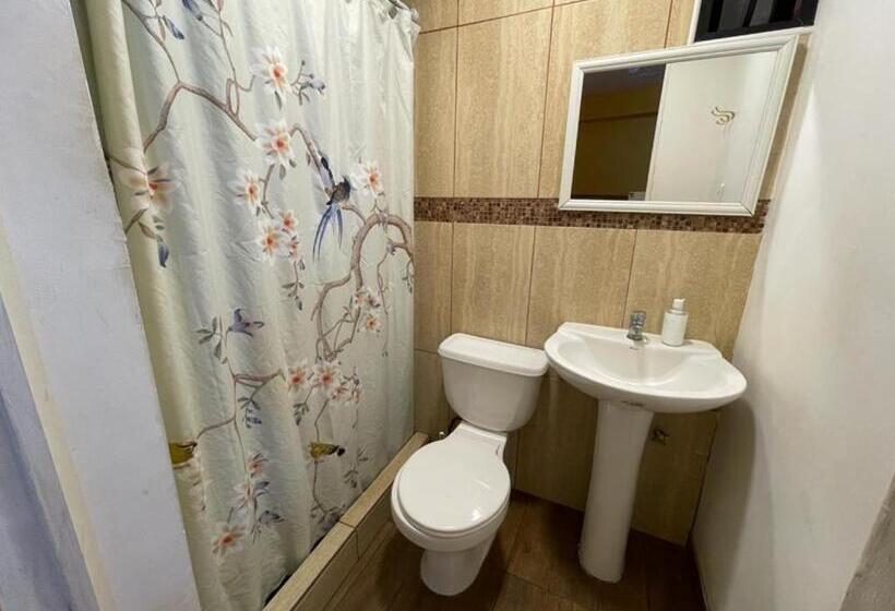 پانسیون Hostal Los Salares