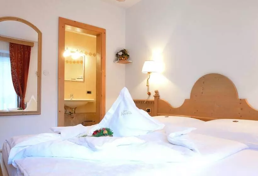 ベッドアンドブレックファースト Garni Hotel And Apartments Wildbach