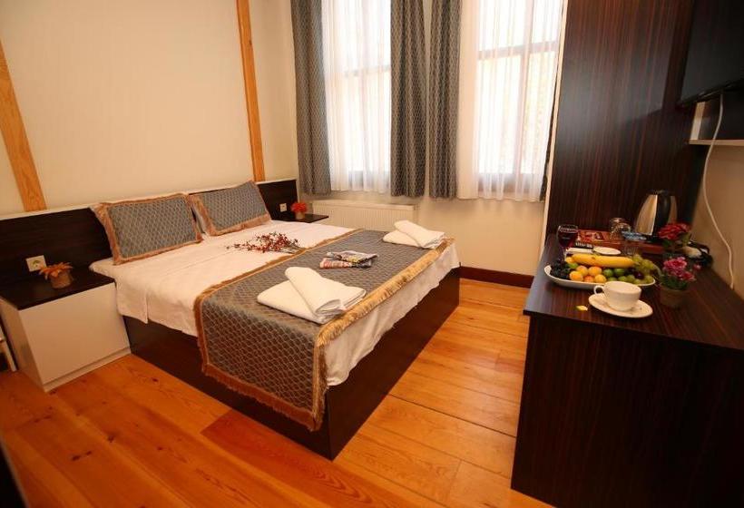 ホテル Grand Konak