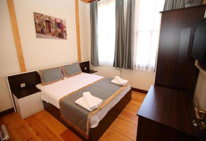 ホテル Grand Konak