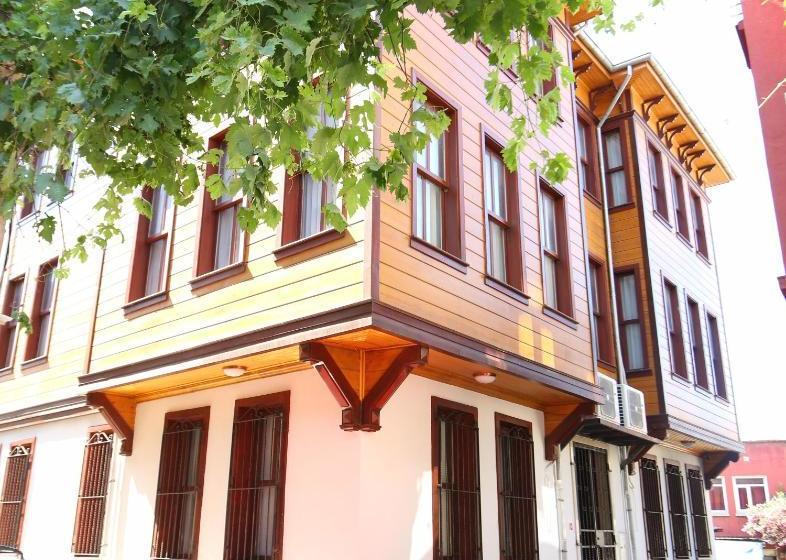 ホテル Grand Konak