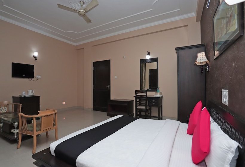 ホテル Capital O 40539  Triputi