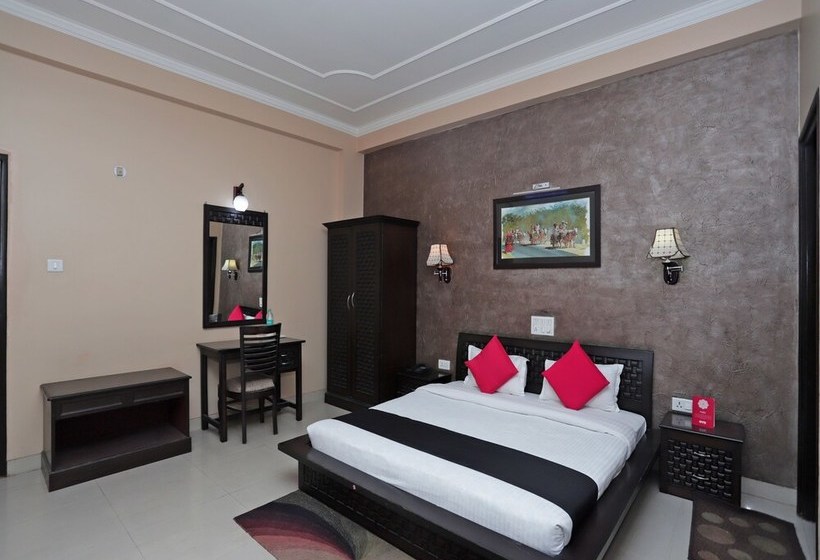 ホテル Capital O 40539  Triputi