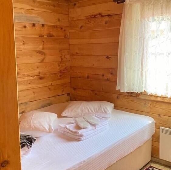 בית מלון כפרי Pilita Bungalov & Restaurant