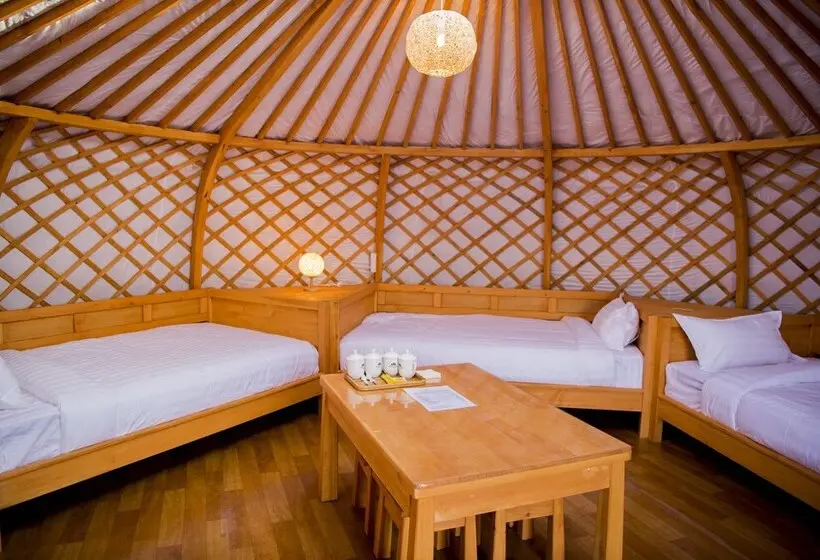هتل Terelj Star Resort   Campsite