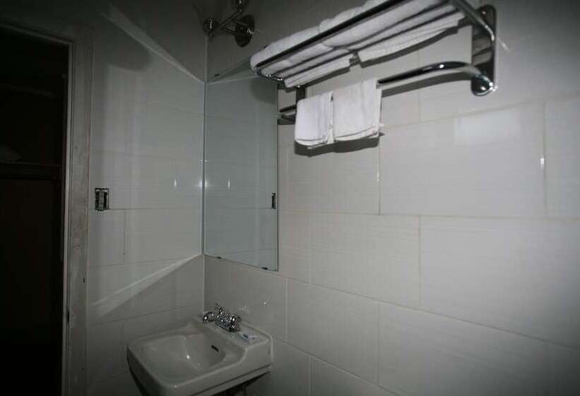 فندق على الطريق Royal Inn